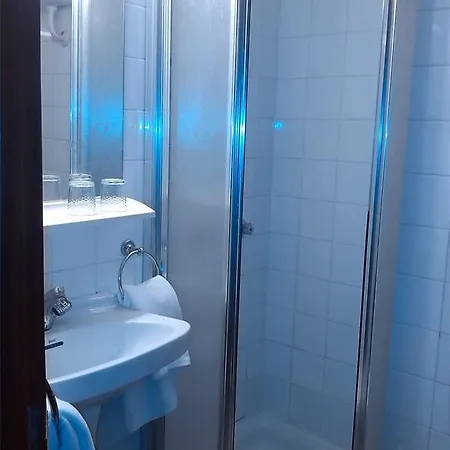 ゲストハウス Covadonga 2*